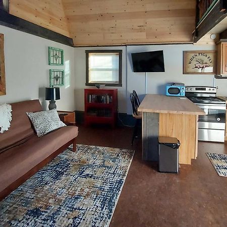 Rustic Hendersonville Farm Studio With Private Deck מראה חיצוני תמונה
