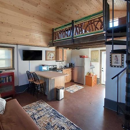 Rustic Hendersonville Farm Studio With Private Deck מראה חיצוני תמונה