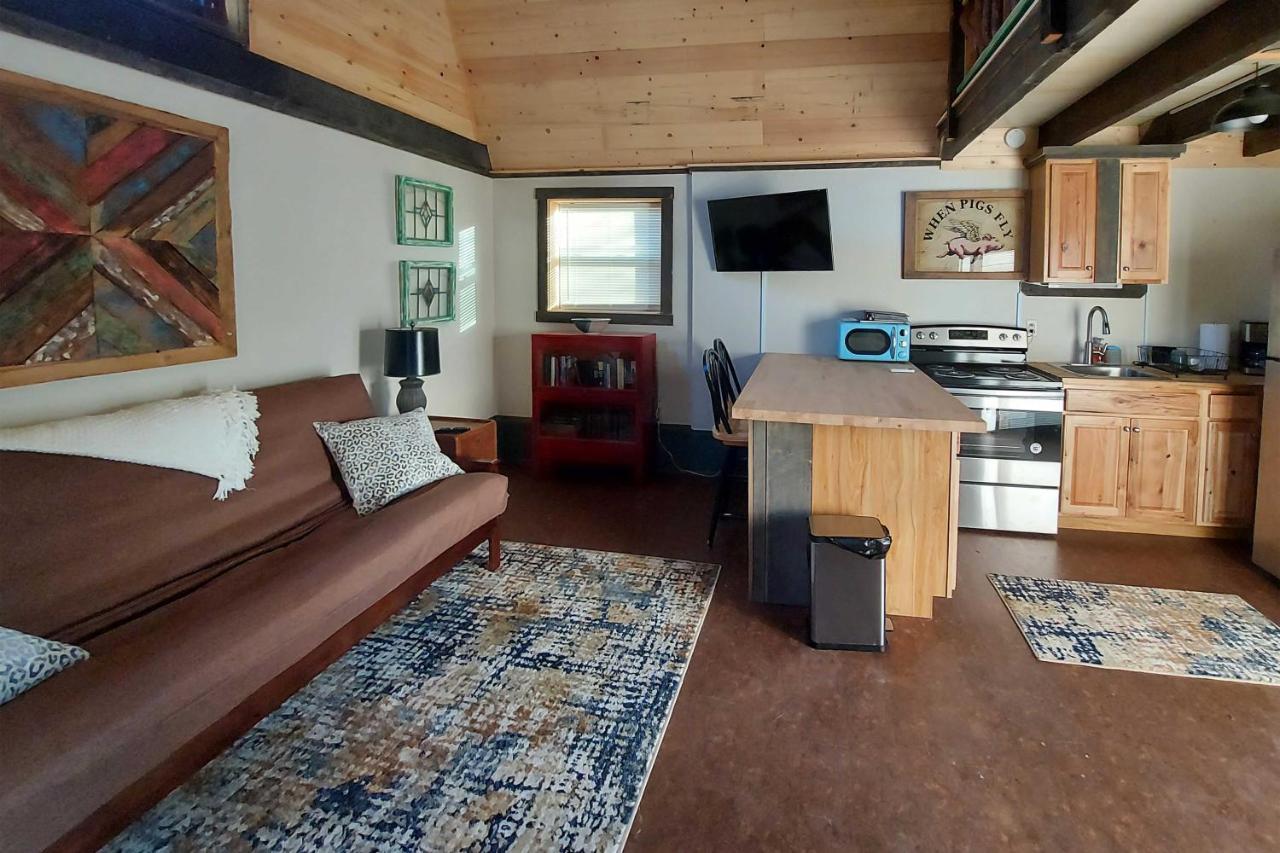 Rustic Hendersonville Farm Studio With Private Deck מראה חיצוני תמונה