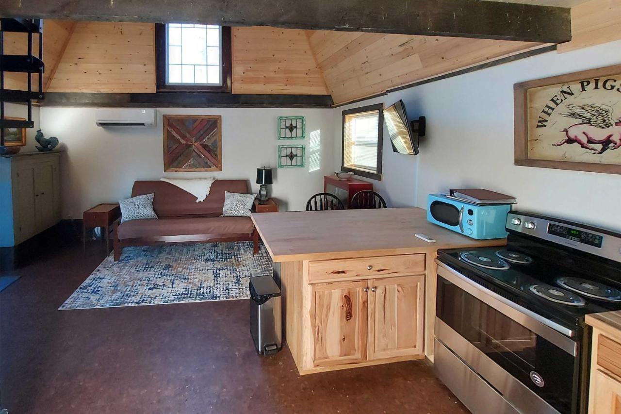 Rustic Hendersonville Farm Studio With Private Deck מראה חיצוני תמונה