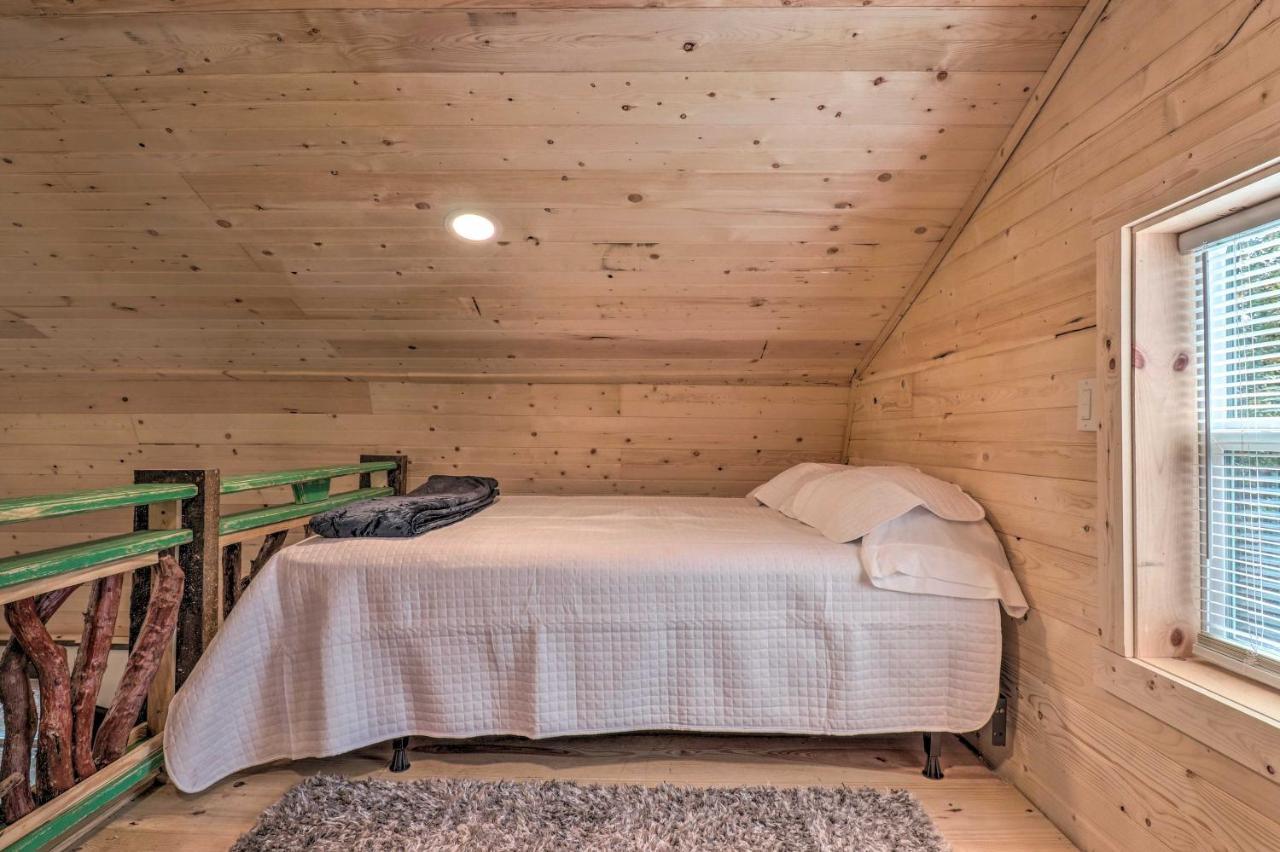 Rustic Hendersonville Farm Studio With Private Deck מראה חיצוני תמונה