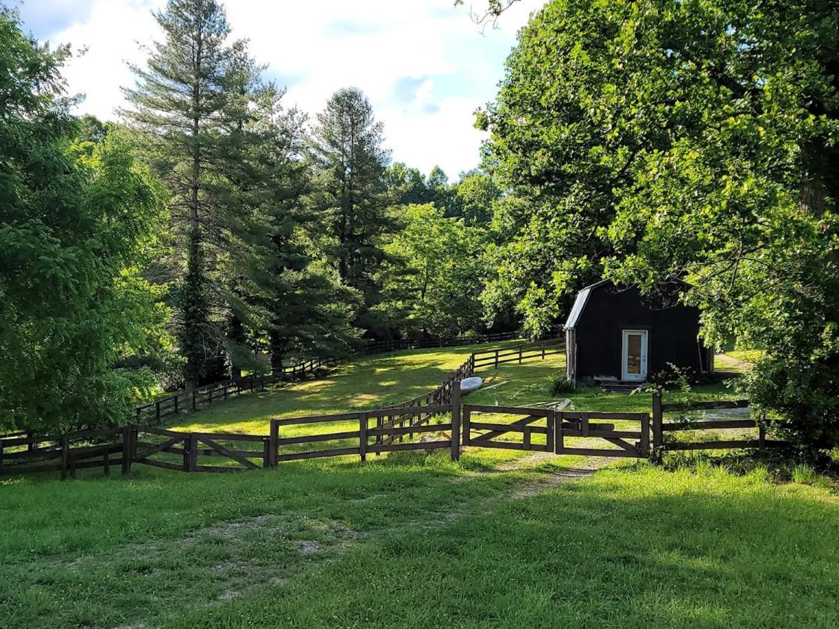 Rustic Hendersonville Farm Studio With Private Deck מראה חיצוני תמונה