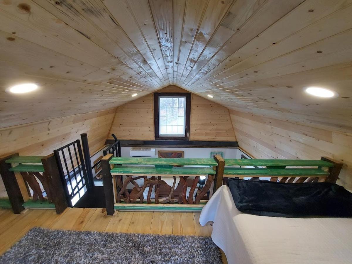 Rustic Hendersonville Farm Studio With Private Deck מראה חיצוני תמונה