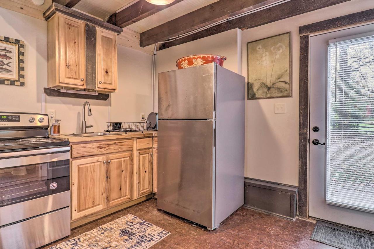 Rustic Hendersonville Farm Studio With Private Deck מראה חיצוני תמונה