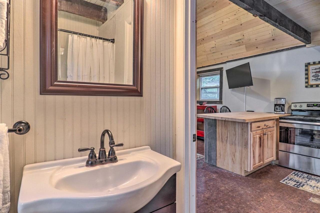 Rustic Hendersonville Farm Studio With Private Deck מראה חיצוני תמונה