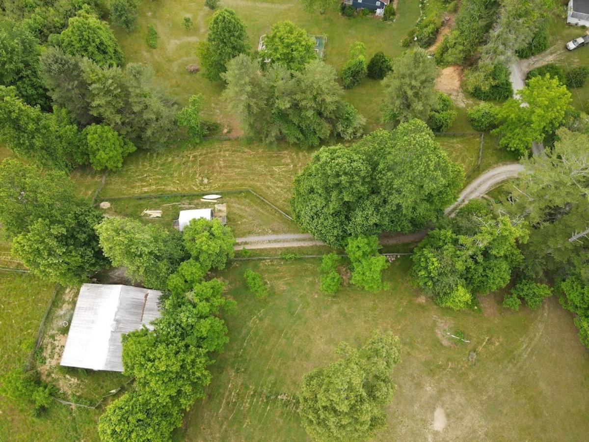 Rustic Hendersonville Farm Studio With Private Deck מראה חיצוני תמונה
